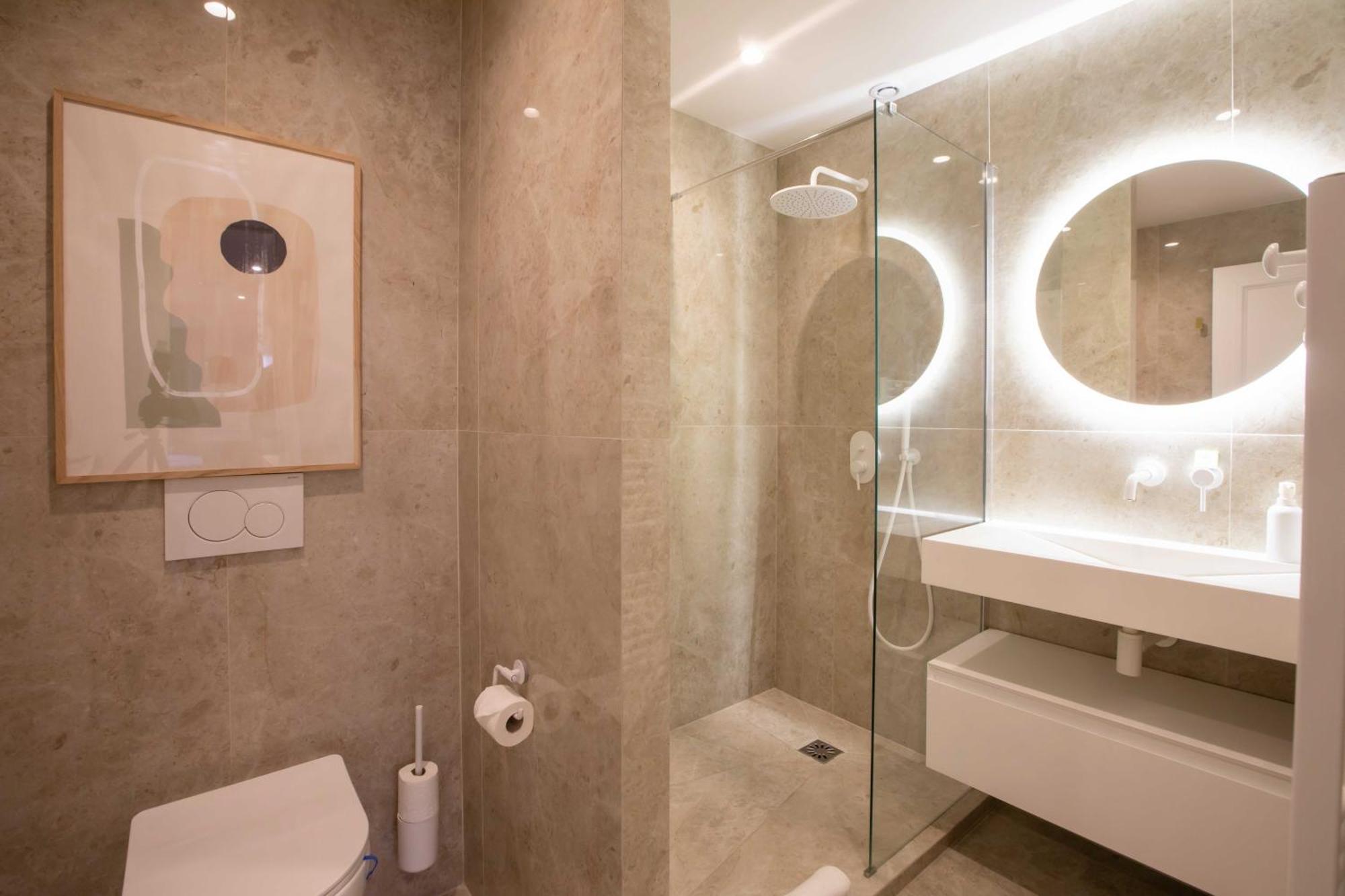 Nice 2 Bed Flat - Hyper Centre St Tropez Сен Тропе Екстериор снимка
